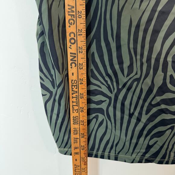 Ruby Ribbon Women's Sports Tank Racerback Square Neck Black Green 44 - Picture 7 of 8